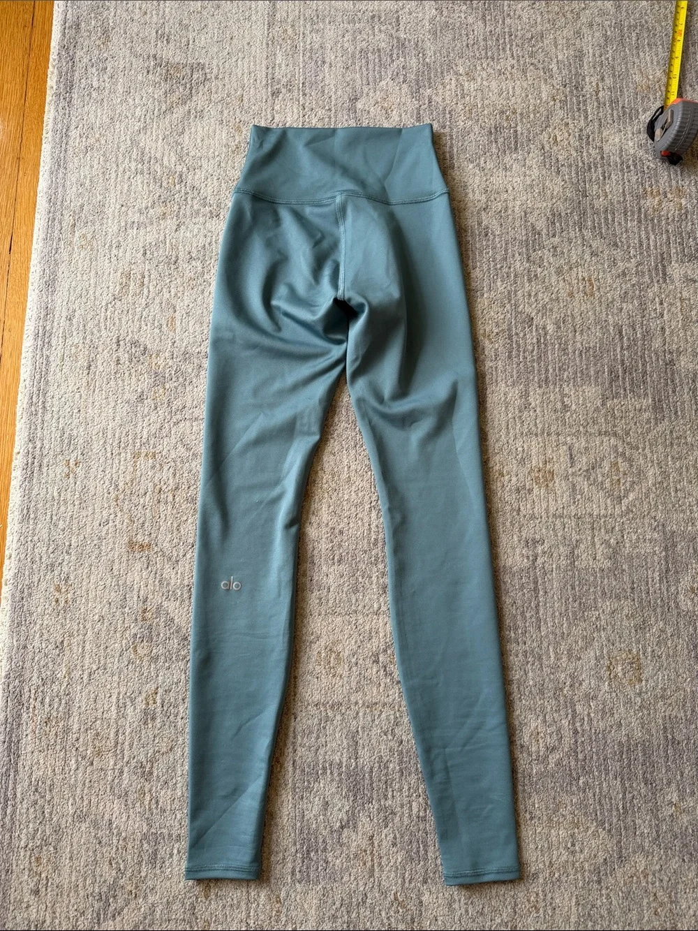 ALO Yoga High-Rise Leggings in Sage